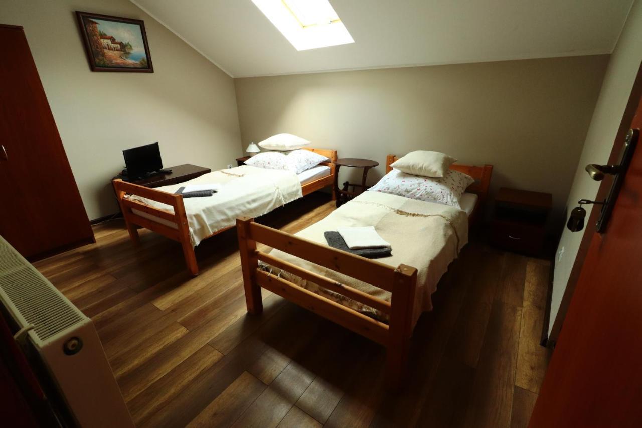 Karczma Pod Jesionem Hotell Brdow Eksteriør bilde